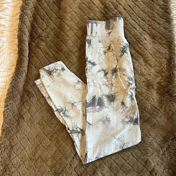 PINK Tie-Dye Leggings - Picture 3 of 4